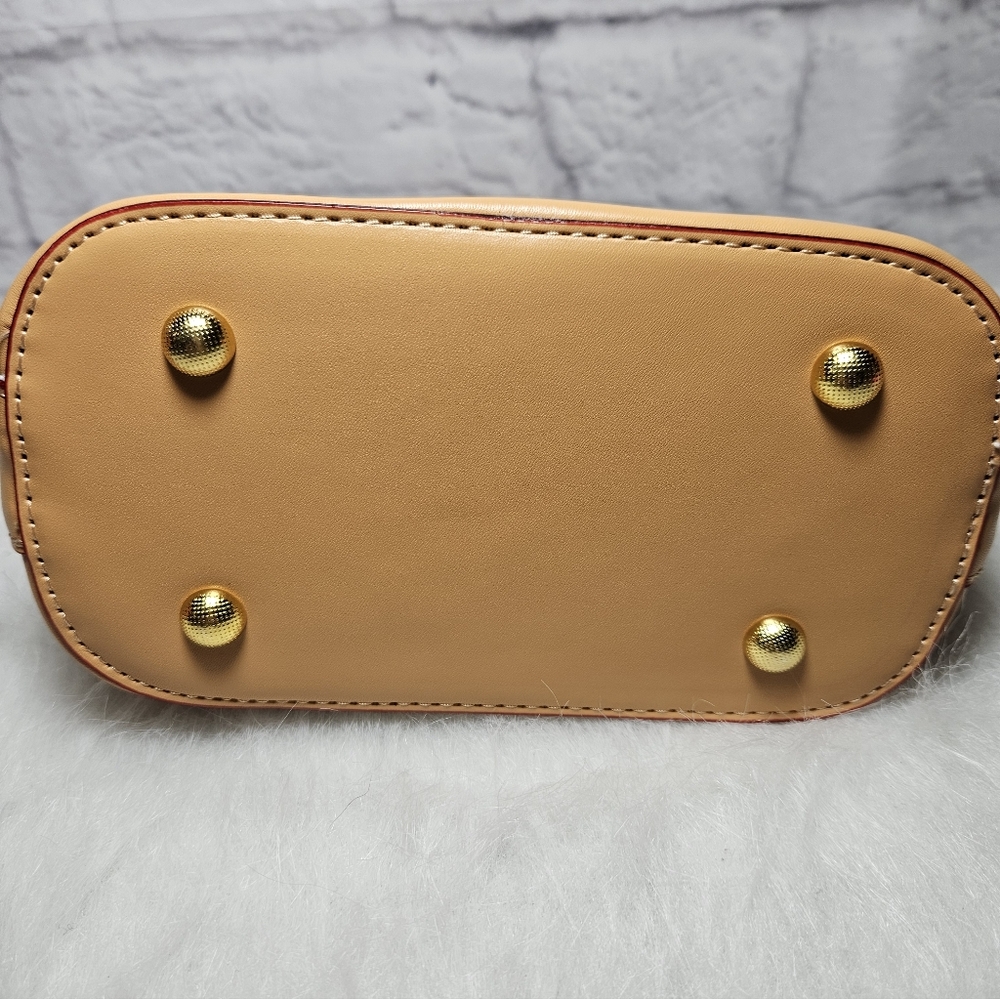 NWOT Majure Designer Black and Tan Women's Handbag With Dog Hangtag And Dustbag - Picture 3 of 11